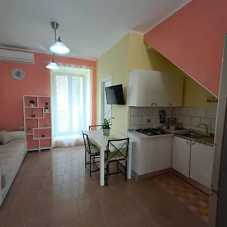 A Due Passi Dal Portale רגוזה