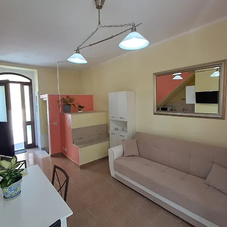 בית נופש A Due Passi Dal Portale רגוזה