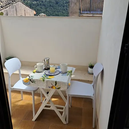 A Due Passi Dal Portale בית נופש רגוזה